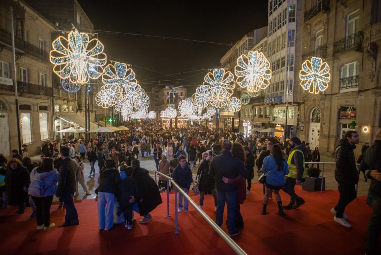 Abel Caballero retasa el apagado de las luces de Navidad de Vigo hasta el domingo 15 tras la petición de hoteleros