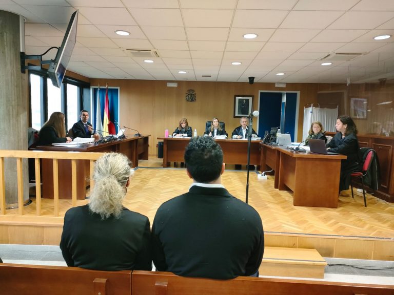 Los dos acusados de tratar de perjudicar a un opositor a bombero en Vigo afirman haber actuado «en favor de la Justicia»