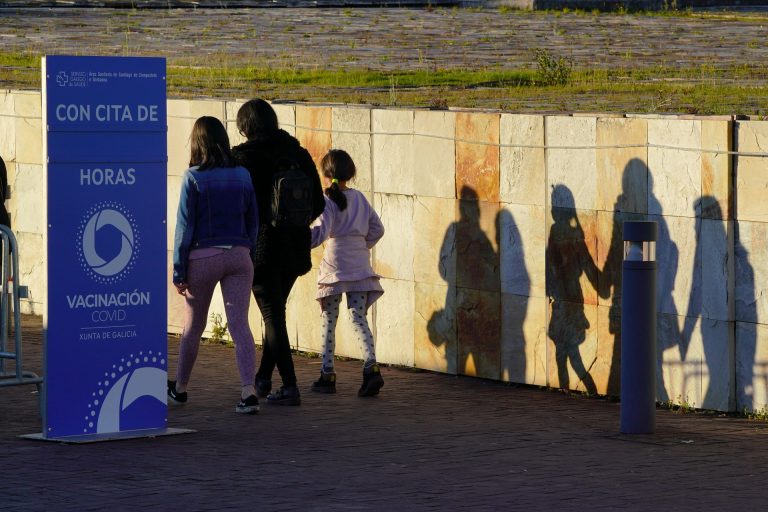 Aumentan los casos activos por covid en Galicia, con 229 personas ingresadas