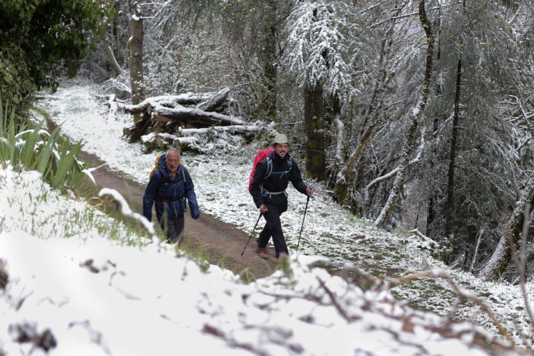 Un frente frío entra en Galicia este domingo y dejará nieve en cotas bajas durante la próxima semana