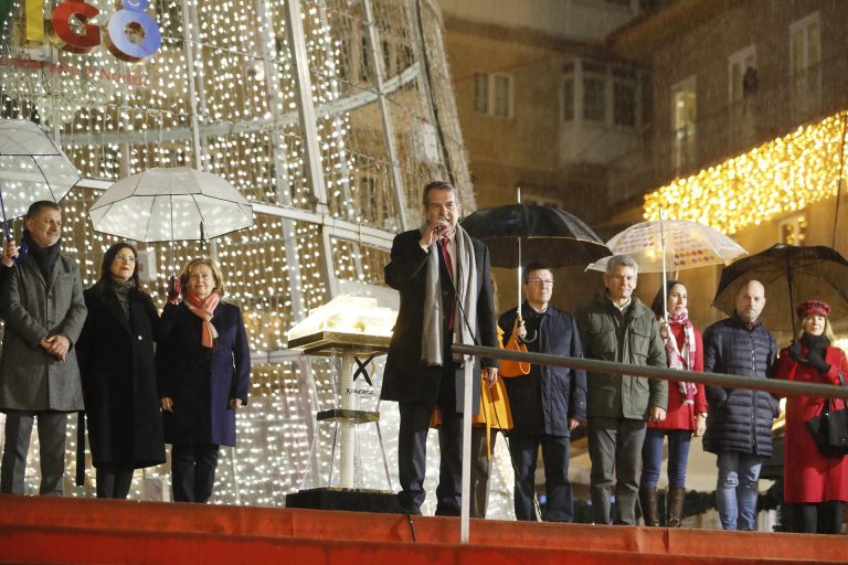 Vigo apaga unas luces de Navidad «históricas» que han roto «todos los récords imaginables»