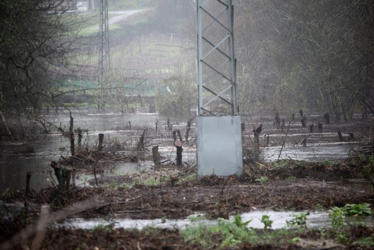 Temporal.- Galicia acumula más de 600 incidencias por el temporal: inundaciones de vías y accidentes por árboles caídos