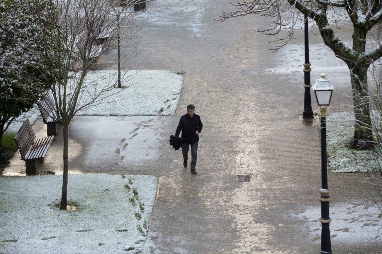 Temporal.- Las nevadas dejan sin clase a miles de alumnos de 48 centros educativos de Ourense y Lugo