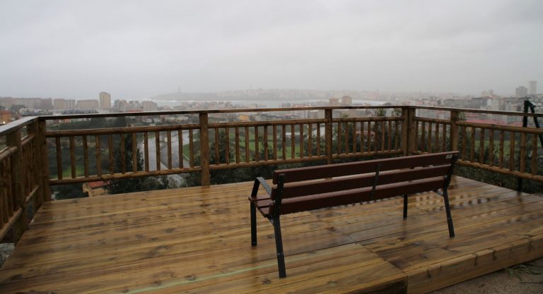 El Ayuntamiento de A Coruña acomete mejoras en el mirador de Bens