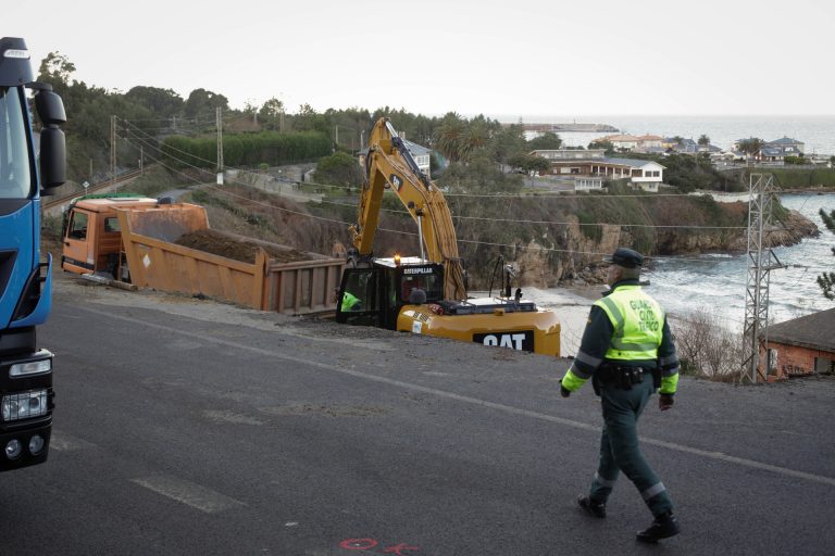 La Xunta insiste en demandar al Gobierno un plan de conservación de carreteras tras el corte de la N-642 en A Mariña