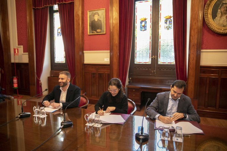 El Ayuntamiento de A Coruña y Agadic colaborarán en la programación de 26 espectáculos
