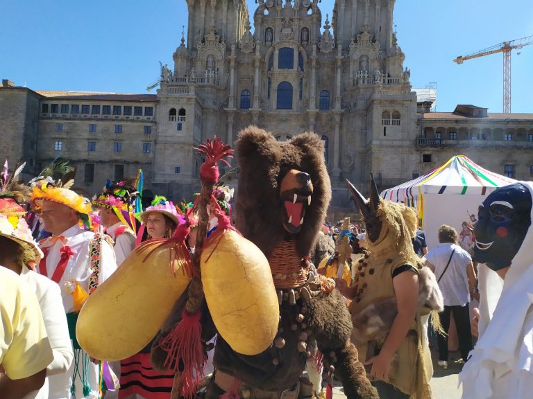 Santiago repartirá 16.000 euros entre los ganadores del desfile de carnaval de 2023, el primero postpandemia