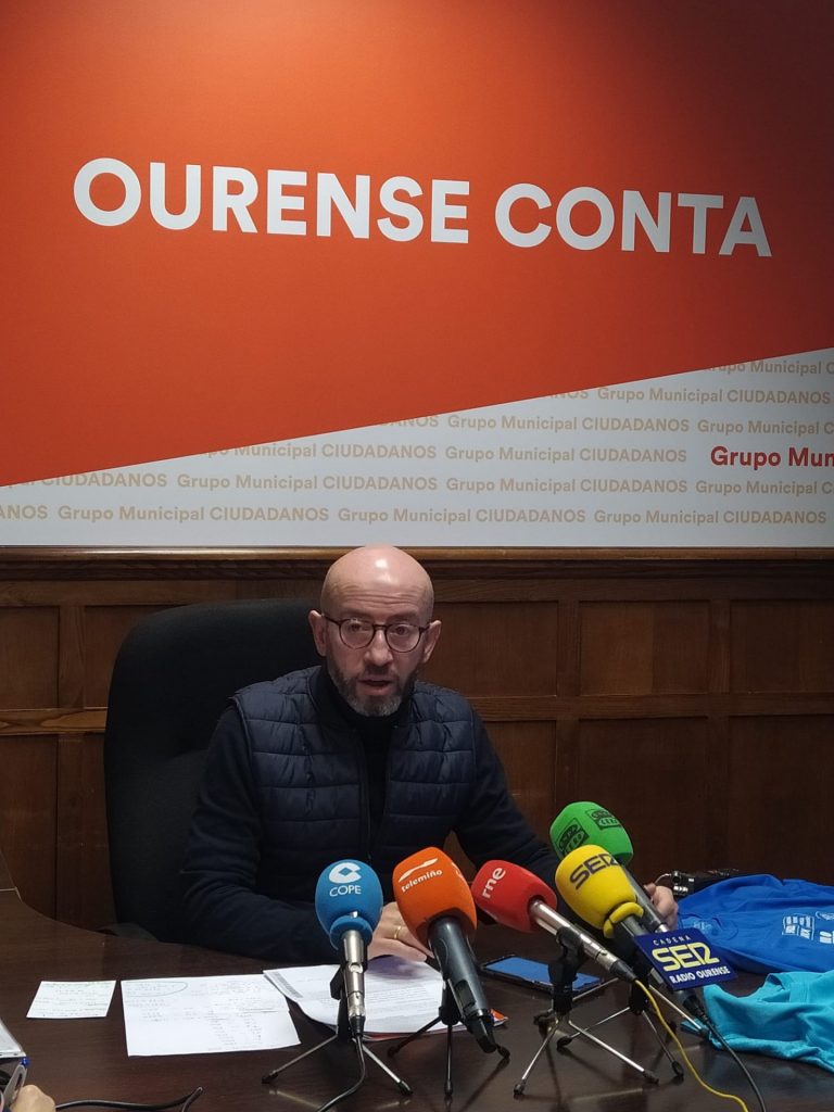 Araújo (Cs) ratifica que el PP de Ourense quiere que vuelva a «sumar» en su proyecto, pero pospone confirmar su dimisión