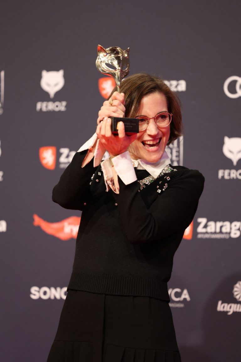 ‘As bestas’ gana el Feroz a la mejor película dramática, Carla Simón a la dirección y Almodóvar el de Honor
