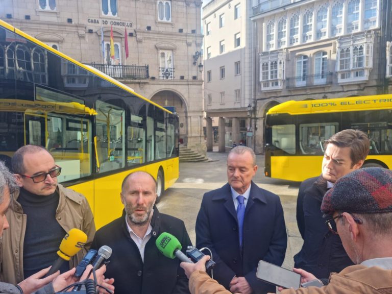 Jácome promete transporte público gratis para «el 100% de la población» en Ourense desde enero de 2024 si revalida
