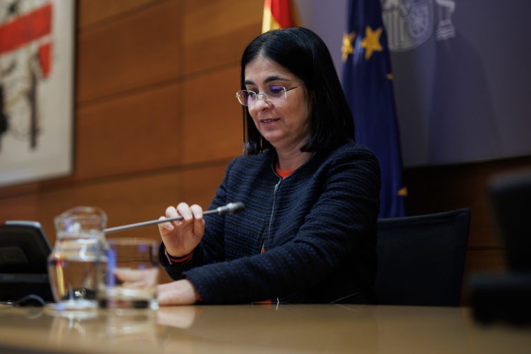 Cvirus.- Sanidad examinará las aguas residuales de los vuelos procedentes de China para vigilar nuevas variantes
