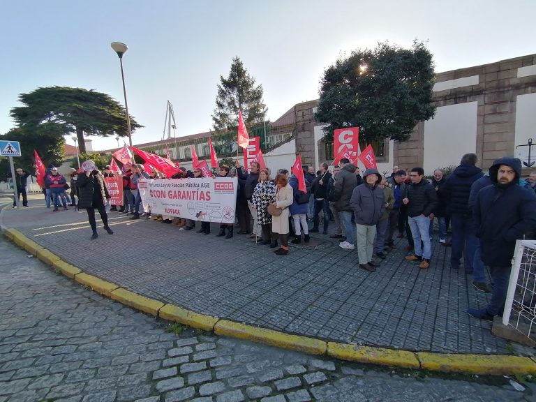 Denuncian con una concentración en Ferrol que nueva ley estatal de función pública recorta derechos a los trabajadores