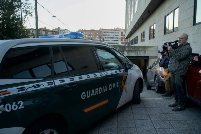 Pasa a disposición judicial el hombre detenido por asesinar presuntamente a su exmujer en Baiona