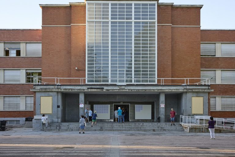 El precio de la primera matrícula universitaria varía entre 518 euros y 1.361 euros dependiendo de la CCAA, según el OSU