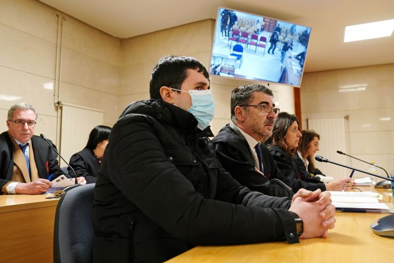 La Audiencia condena a prisión permanente revisable al hombre que asesinó a su sobrino de 3 años en Santiago
