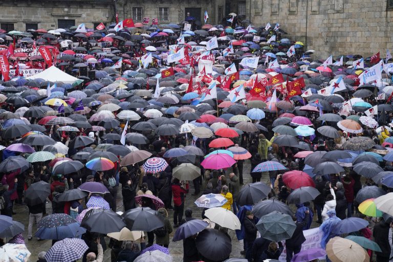 SOS Sanidade Pública prevé una gran movilización este domingo en Santiago contra la «grave situación» de la Primaria