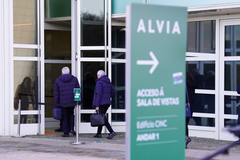 Crónica.- Angrois.- Las vidas «truncadas» del Alvia exigen reparación a sabiendas de que «no hay dinero» que lo pague
