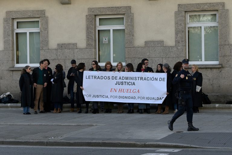 Letrados de Justicia estiman en unos 6.000 los señalamientos suspendidos en Galicia por la huelga