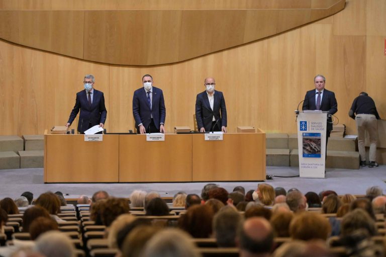 La Xunta urge al Gobierno a flexibilizar los criterios para formar médicos MIR