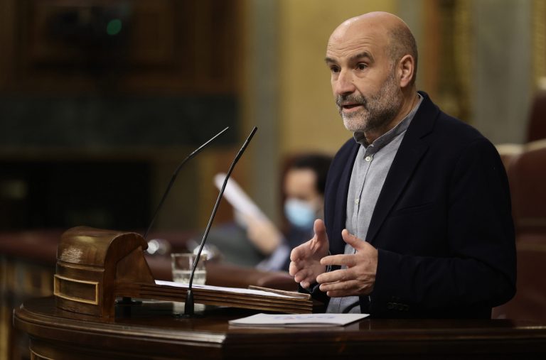 El BNG pide al Gobierno fechas concretas para la puesta en marcha de los trenes Avril en Galicia