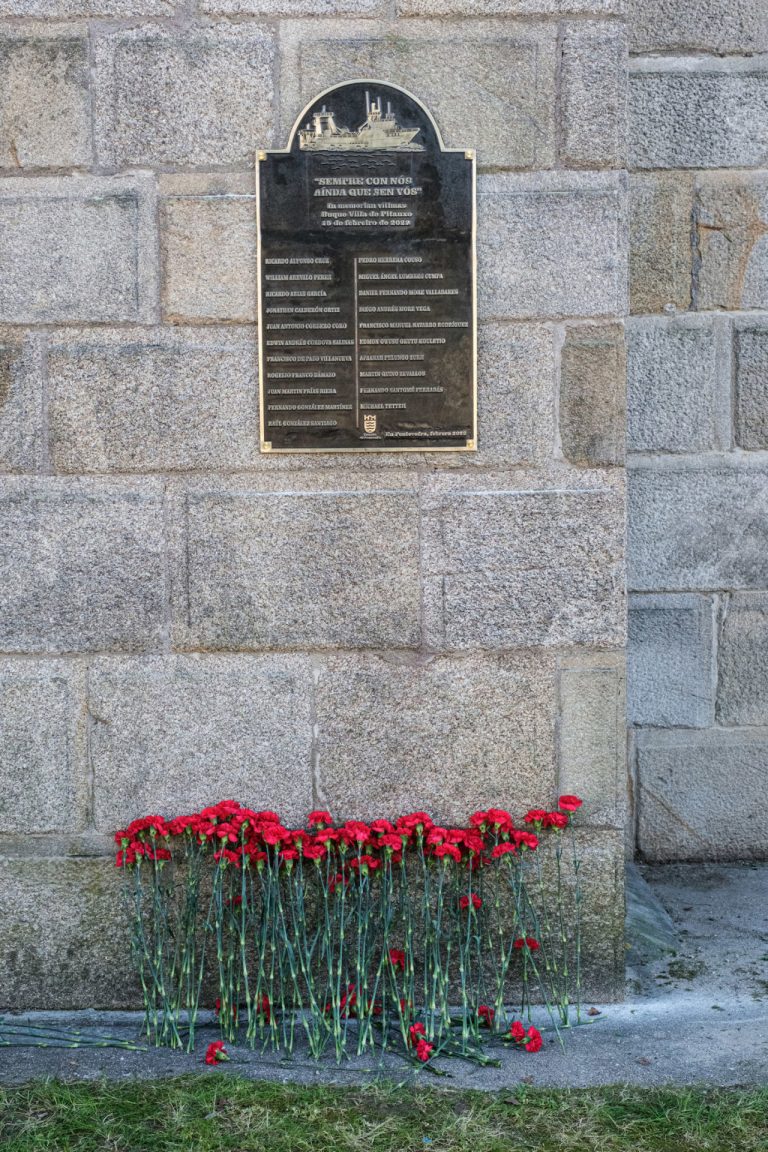 Cambados, Cangas y Moaña también homenajearán a los fallecidos en el ‘Villa de Pitanxo’ con la instalación de una placa