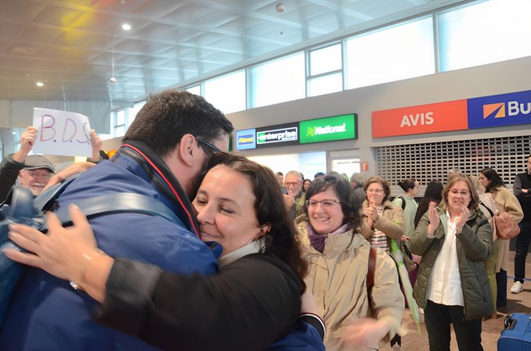 Miranda al llegar a Vigo tras la expulsión de Israel: «Seguiremos defendiendo al pueblo palestino, no les tenemos miedo»