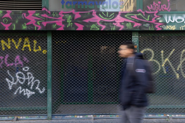 AV.-Consello.-Galicia eliminará requisitos para facilitar la reconversión de bajos comerciales en viviendas