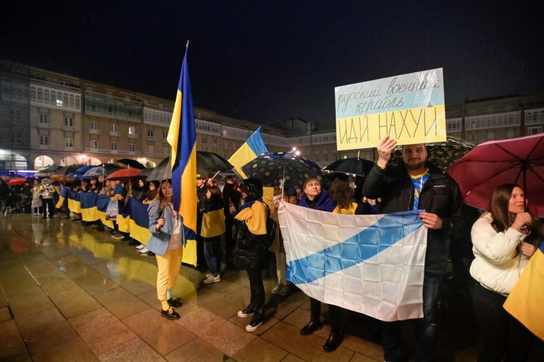 Muestras de solidaridad en Galicia con Ucrania y manifestación para exigir el fin de la guerra un año después