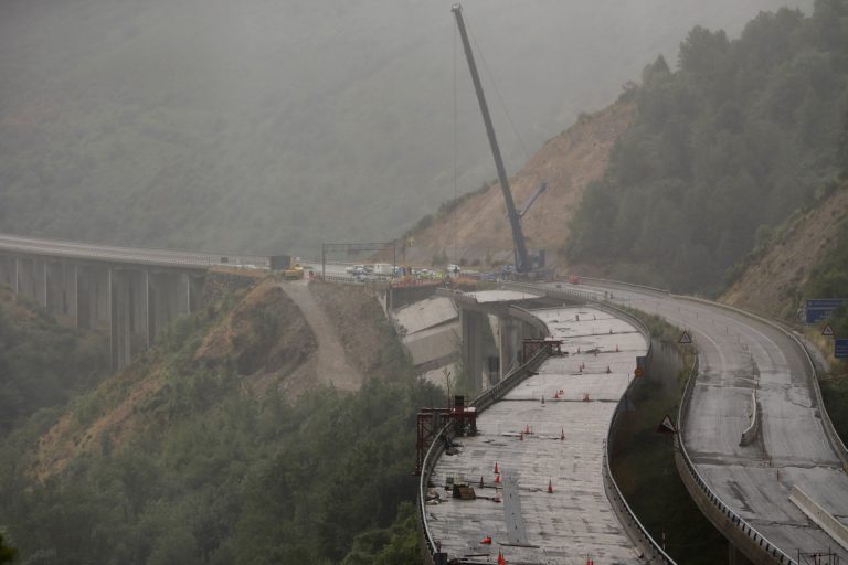 Ethel Vázquez exige al Gobierno la reconstrucción simultánea de ambos sentidos del viaducto derrumbado de la A-6 en Lugo