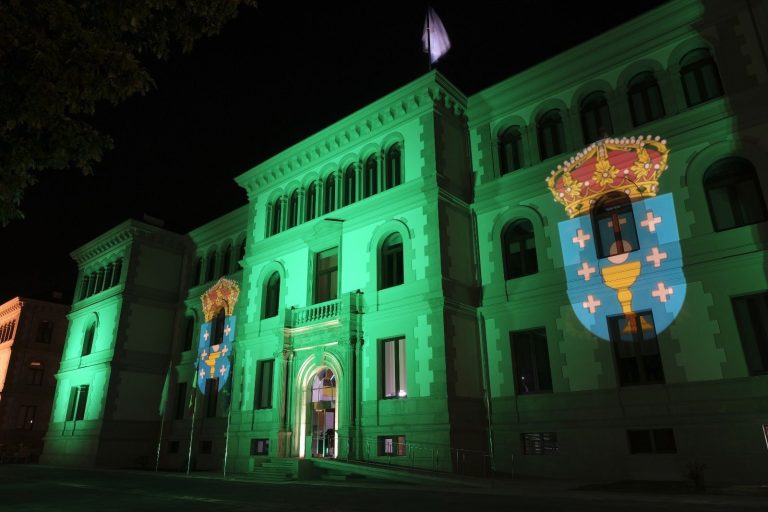 La Xunta ilumina San Caetano de color verde con motivo del Día Mundial de las Enfermedades Raras