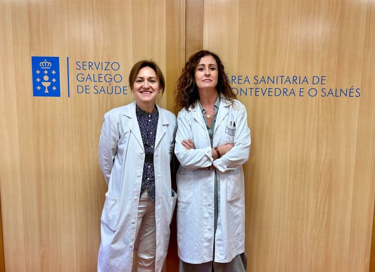 Concepción Abellás, nueva directora de Enfermería, y Silvia Amoedo, subdirectora de Enfermería de Primaria en Pontevedra