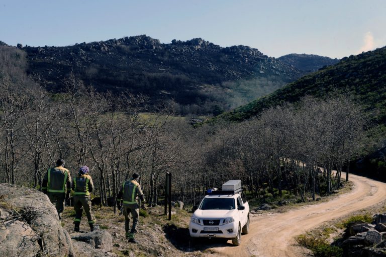 Un incendio ya estabilizado en Calvos de Randín afecta a menos de una hectárea del Parque Natural do Xurés