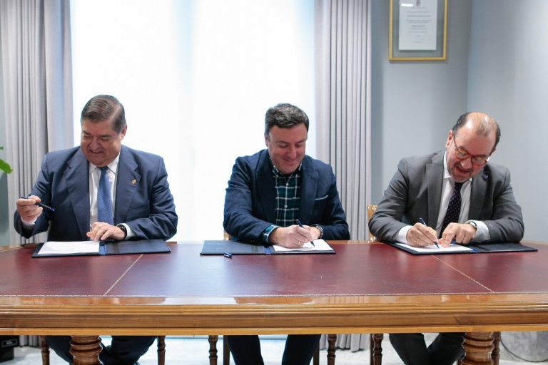 La Diputación de A Coruña, la UDC y la USC colaborarán en el fomento del emprendimiento universitario