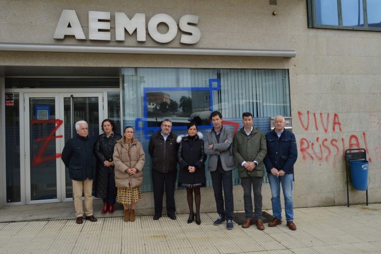 El Ayuntamiento condena el «intolerable ataque vandálico» de las pintadas en la sede de Aemos