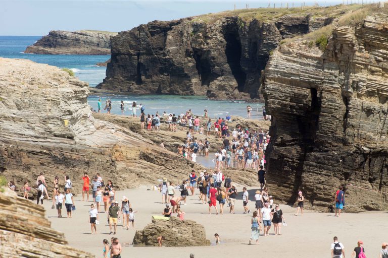 Turismo.- Ribadeo pide fondos europeos para actuar en el entorno de As Catedrais, con un nuevo párking y otras medidas
