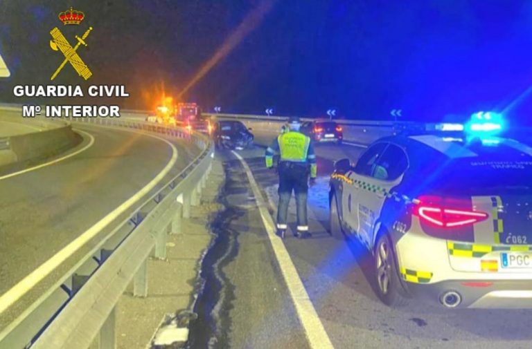 Detenido tras causar varias colisiones al circular en sentido contrario en un enlace a la AP-9 y dar positivo en alcohol