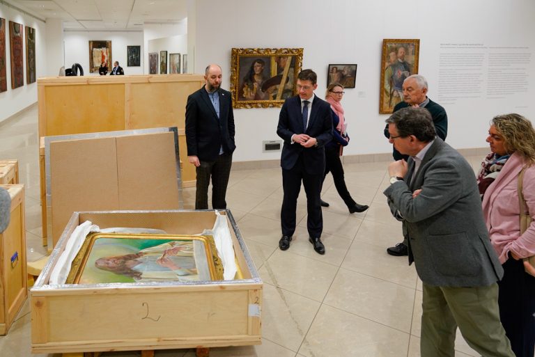 El Museo de Pontevedra y el Nacional de Poznan investigarán el periplo del díptico espoliado por los nazis