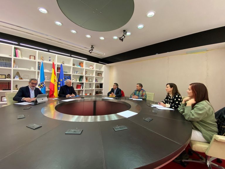 La Xunta y el sector de la estética gallega evalúan vías de colaboración y la reivindicación para bajar el IVA