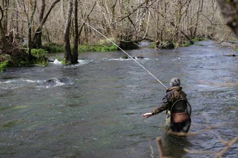 Arranca la temporada de pesca fluvial, que se extenderá hasta el 31 de julio