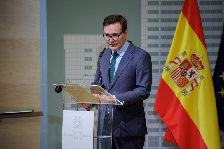 Industria culpa a las CCAA de los retrasos en las ayudas del Moves III y les pide «corresponsabilidad»