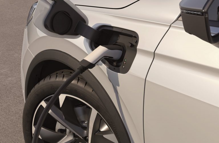 La UE acuerda instalar cargadores para vehículos eléctricos cada 60 kilómetros para 2026