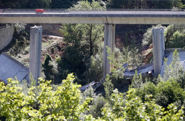 El director general de Carreteras reitera que el viaducto de la A-6 sentido Madrid estará concluido este año