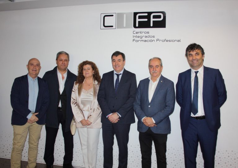 La Xunta y Cámara de Comercio de A Coruña impulsan un programa para fomentar la cultura emprendedora en los jóvenes