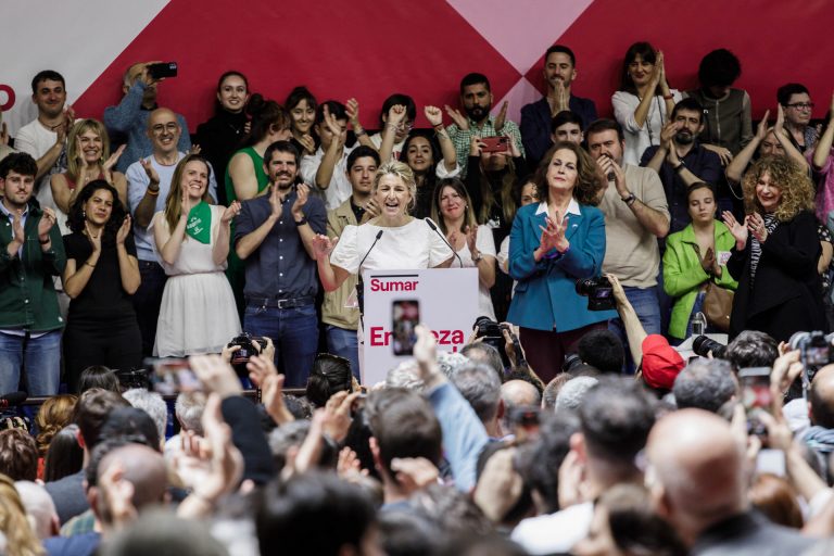 Díaz presenta su candidatura para ser «la primera presidenta del Gobierno» y se distancia de Podemos: «No soy de nadie»
