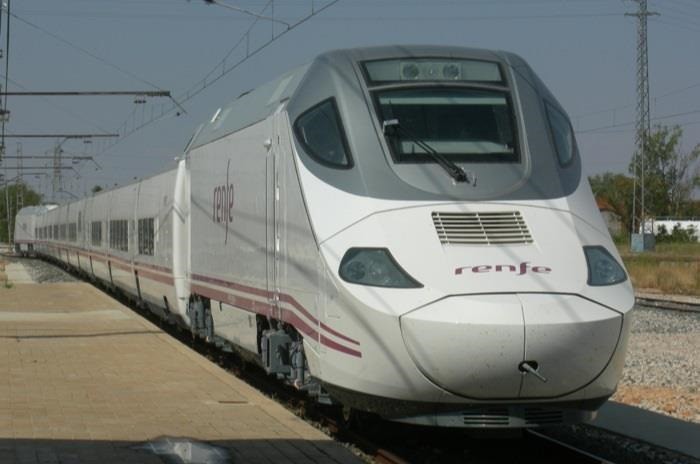 Renfe incrementa un 94,7% los viajeros en trenes de Cercanías, Media Distancia y Avant hasta febrero en Galicia