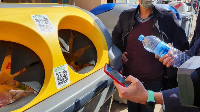 Un total de 17 localidades, entre ellas Ourense, se unen a ‘Reciclos’, el sistema de recompensa por reciclar de Ecoembes