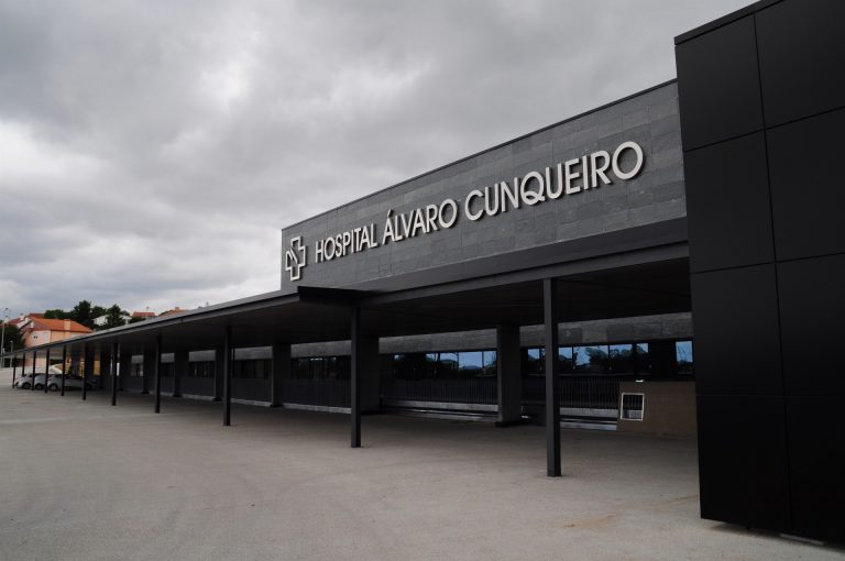 Cvirus.-Dos decesos en el área de Vigo elevan a 4.114 los fallecidos con Covid en Galicia, donde bajan los casos activos