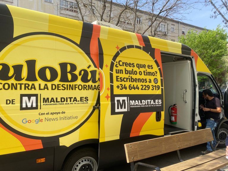 Un ‘BuloBús’ visita 20 municipios rurales de España desde este martes para ayudar a mayores contra los timos en Internet