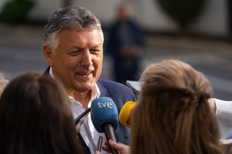 El alcalde de Sanxenxo, sobre la visita del emérito: «Viene a disfrutar de lo que más le gusta, que es la vela»