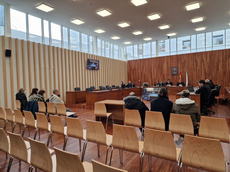 Tribunales.- Ocho acusados de tráfico de drogas por menudeo en Vigo niegan los hechos